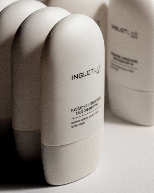 INGLOT LAB Feuchtigkeitsspendende & Glättende Gesichtscreme SPF 50
